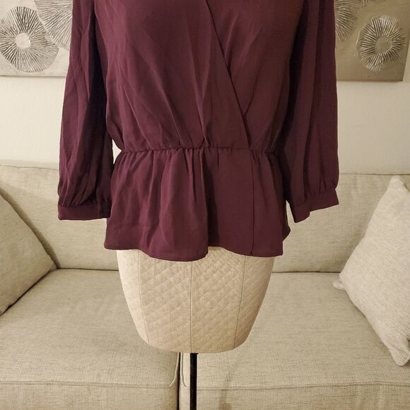 Halogen Wrap Front Peplum Top size Petite Small in Plum - Picture 5 of 11